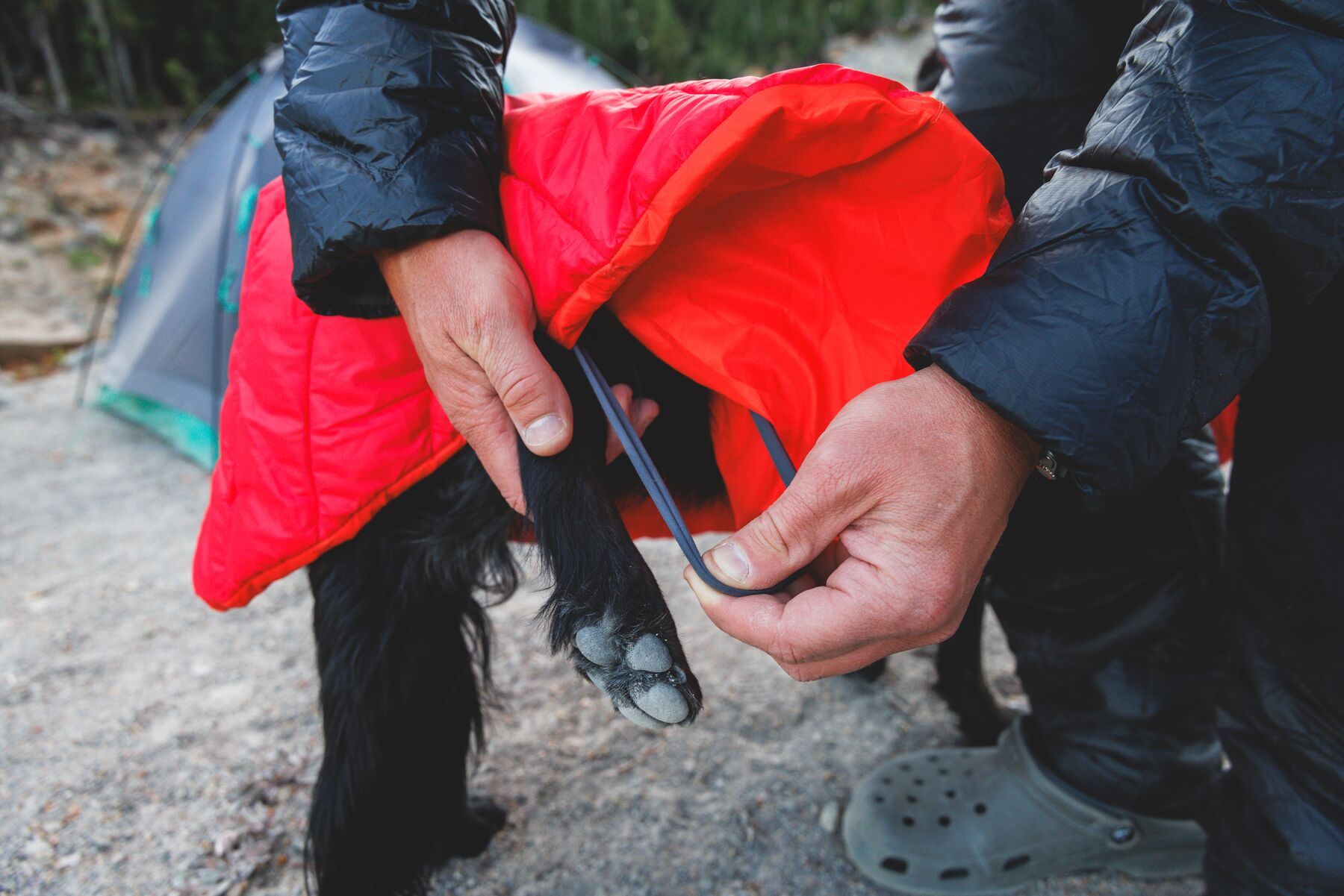 Web JPG-0525_Palisades-Sleep-Poncho_Red-Currant_Mt-hood-12