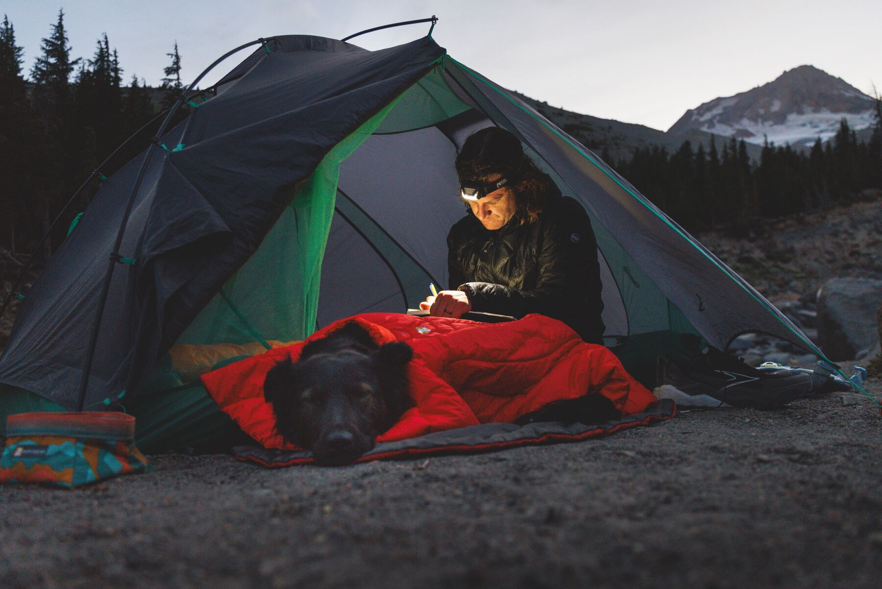 Web JPG-0525_Palisades-Sleep-Poncho_Red-Currant_Mt-hood-14