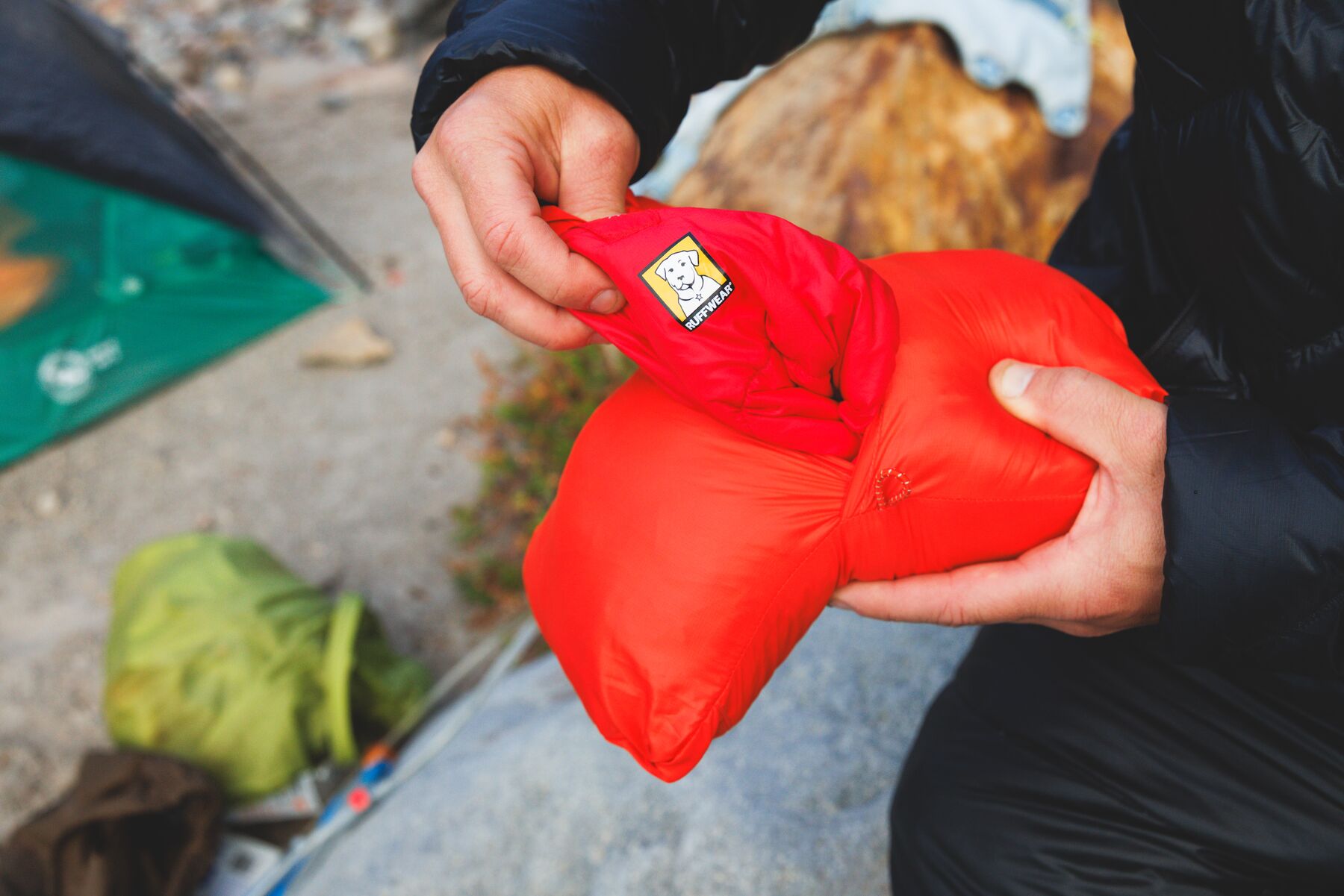 Web JPG-0525_Palisades-Sleep-Poncho_Red-Currant_Mt-hood-20